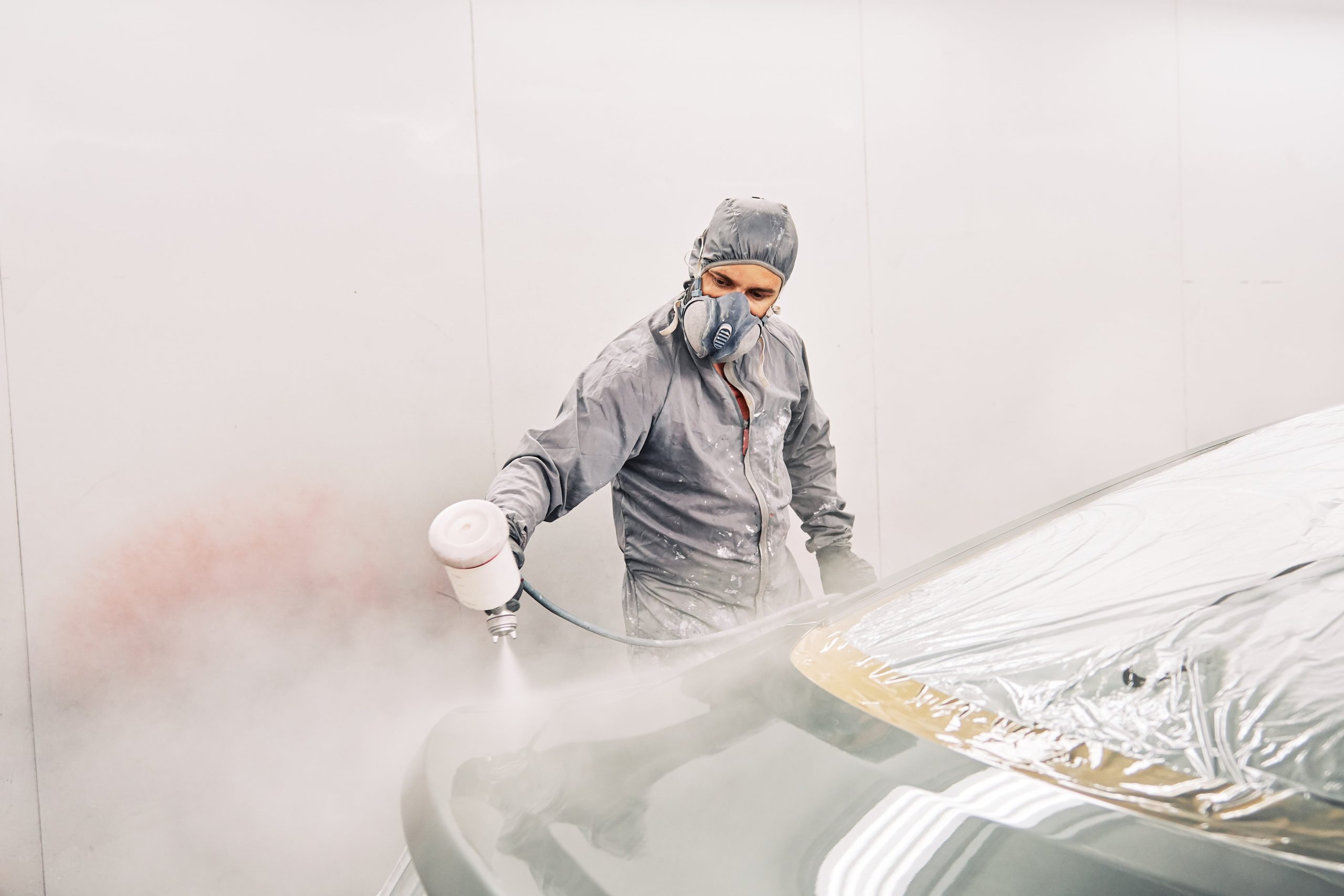 Conheça a melhor técnica para pintar um carro com poliuretano