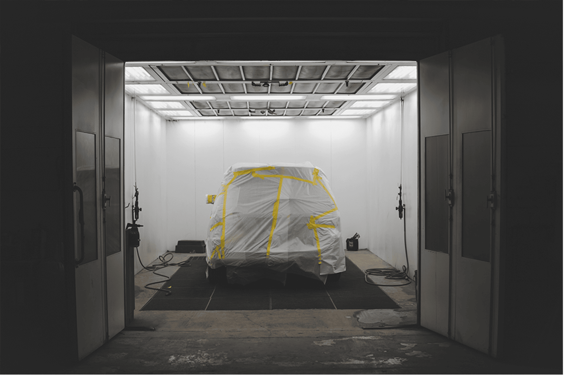 Como funciona uma cabine de pintura automotiva?